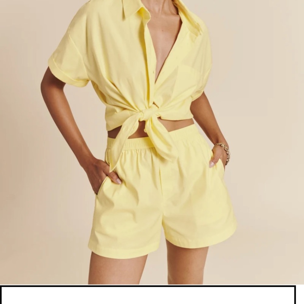 REFORMATION Franny short in zest